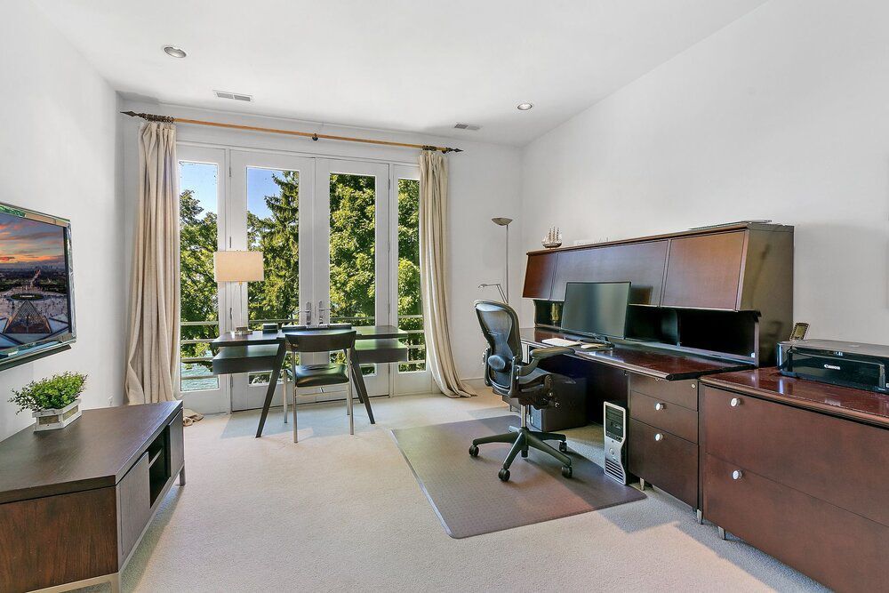 Office/bedroom